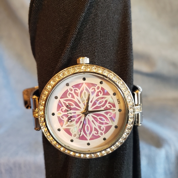 Womens watch - Picture 2 of 5